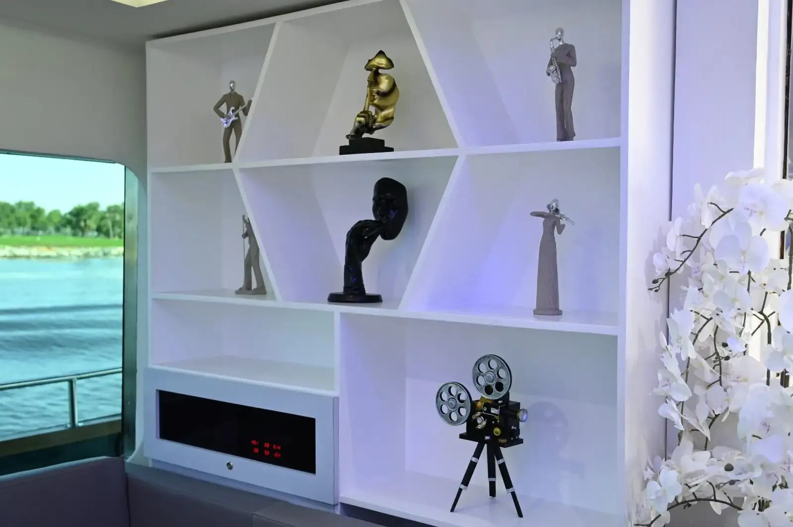 YACHT GALLERY