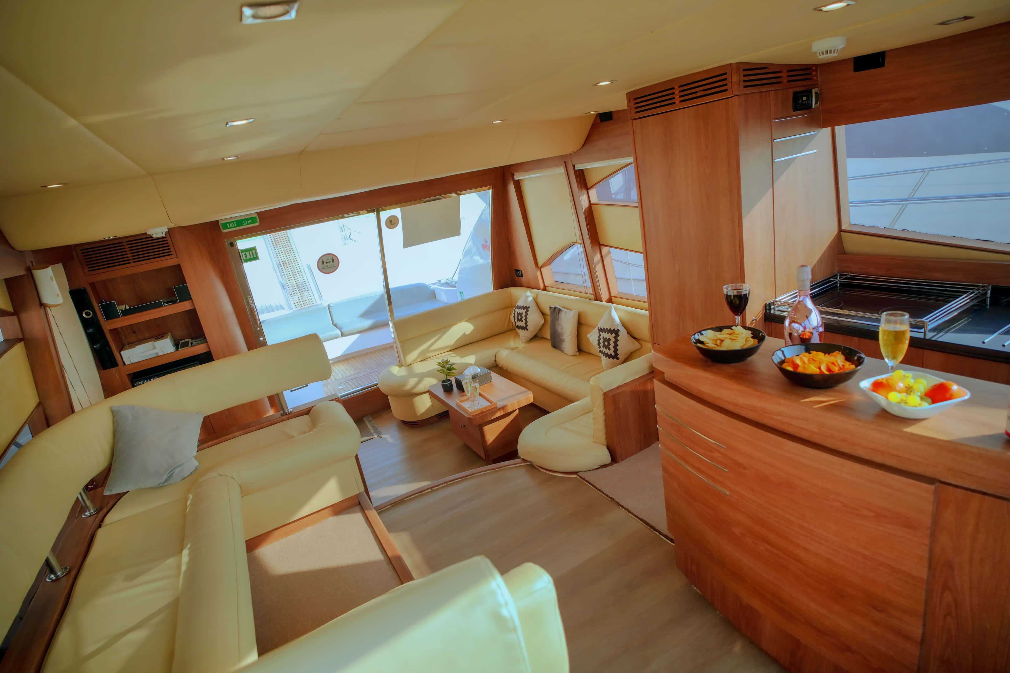 YACHT GALLERY