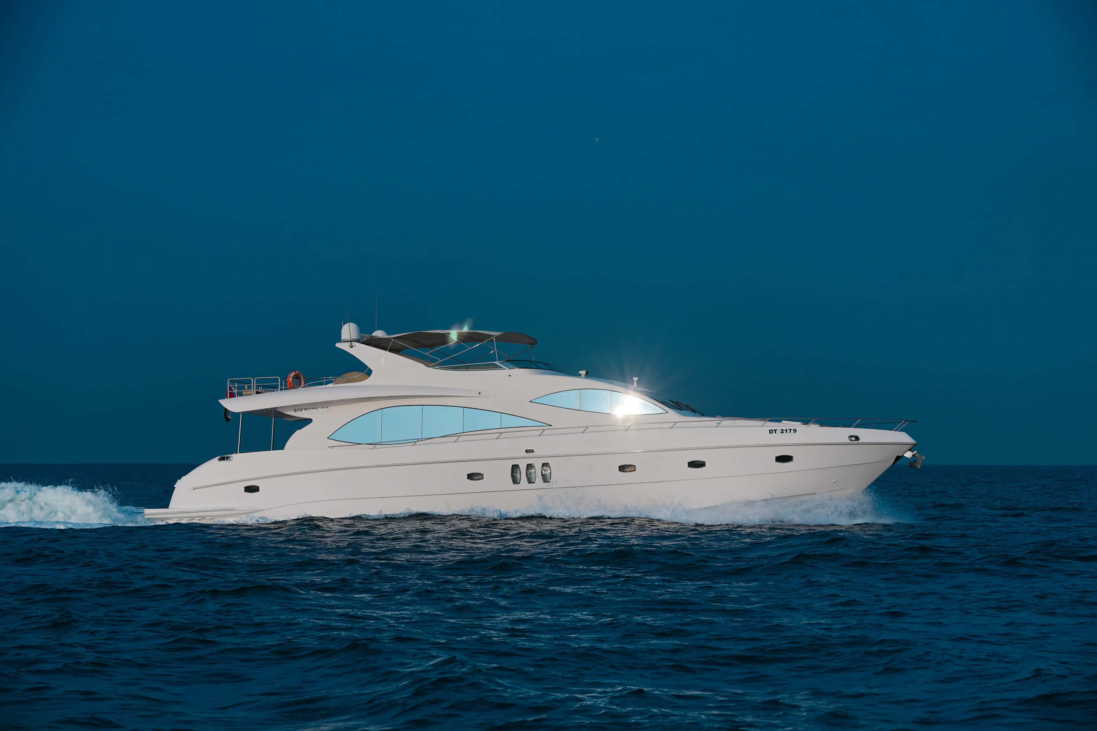 YACHT GALLERY