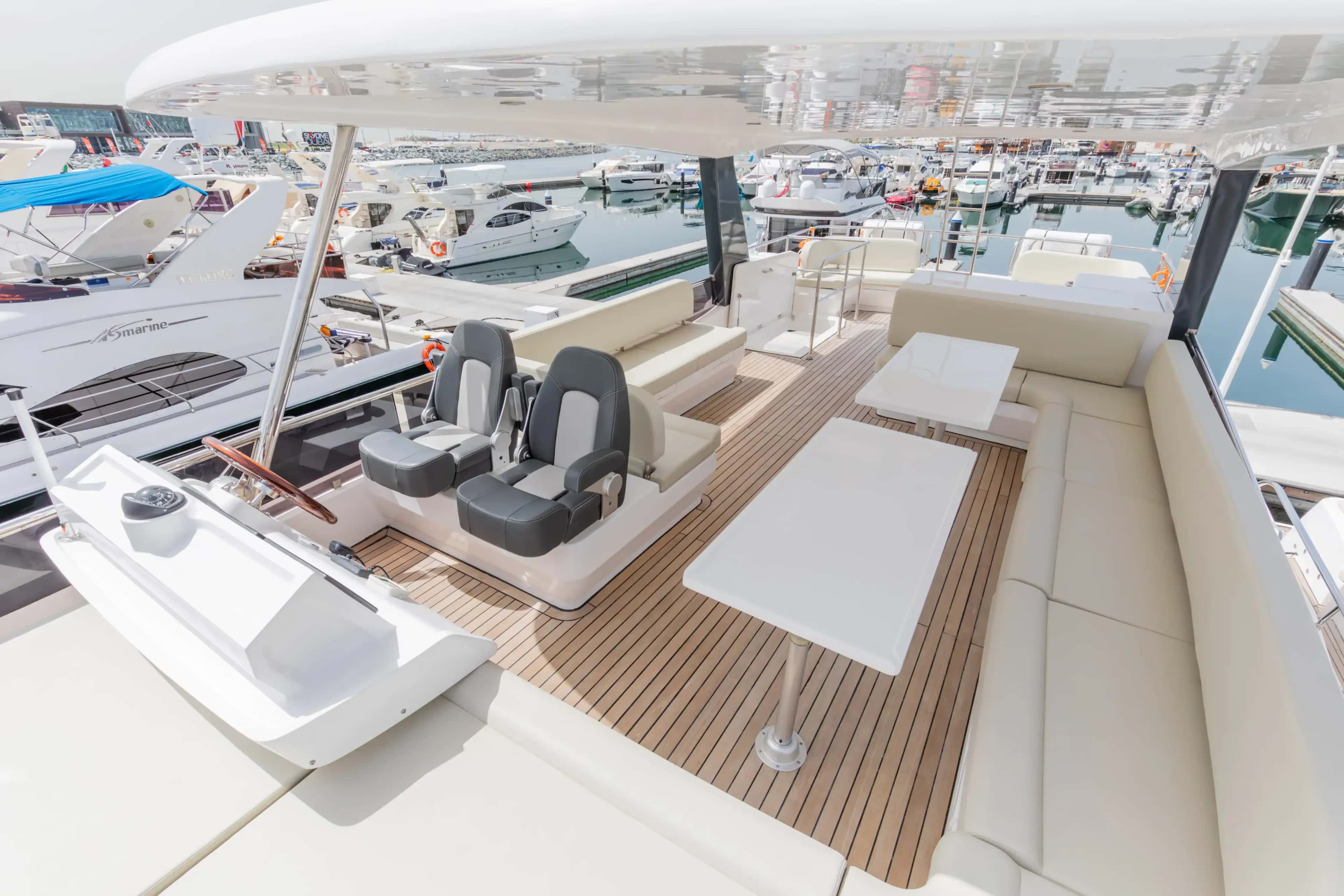 YACHT GALLERY