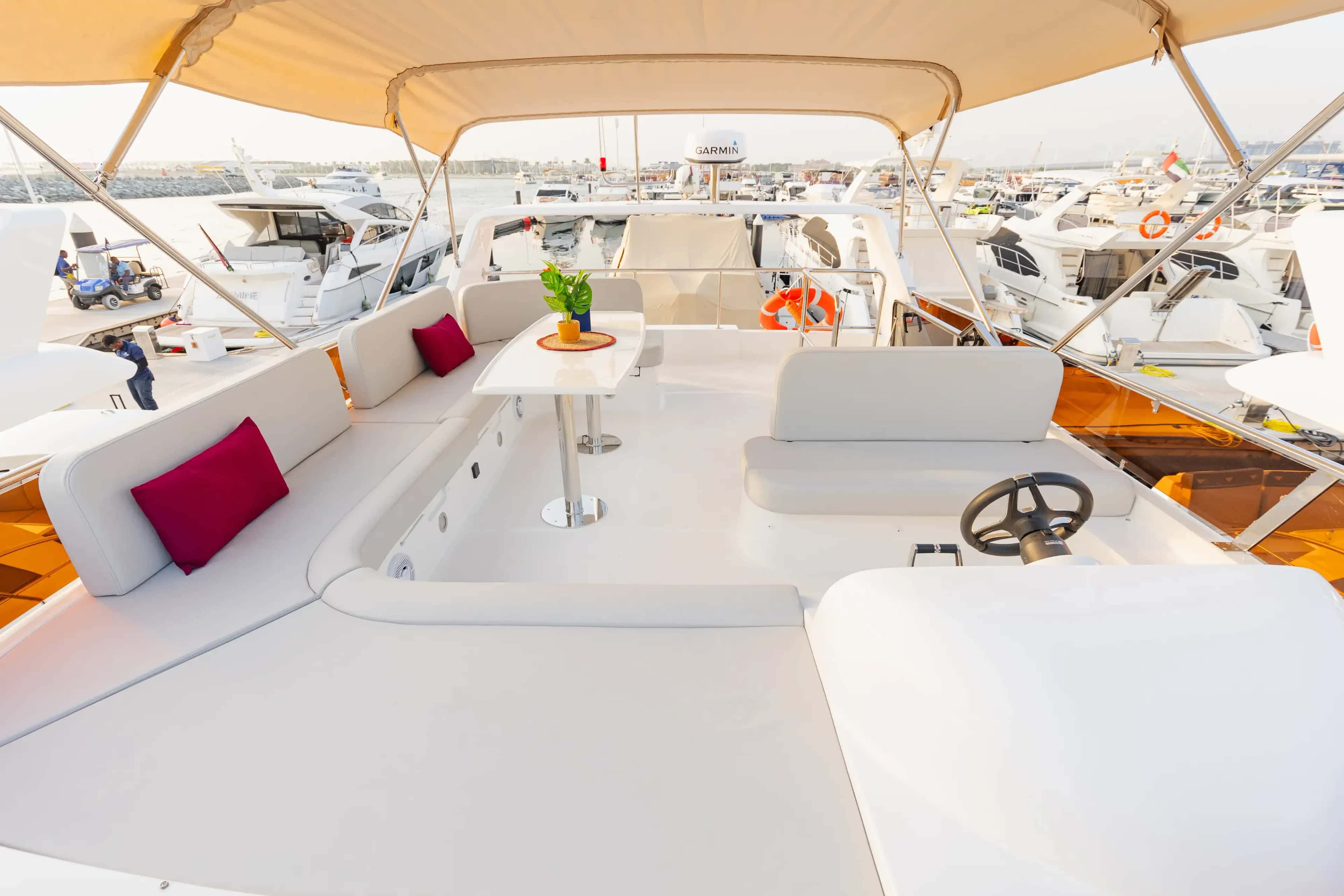 YACHT GALLERY