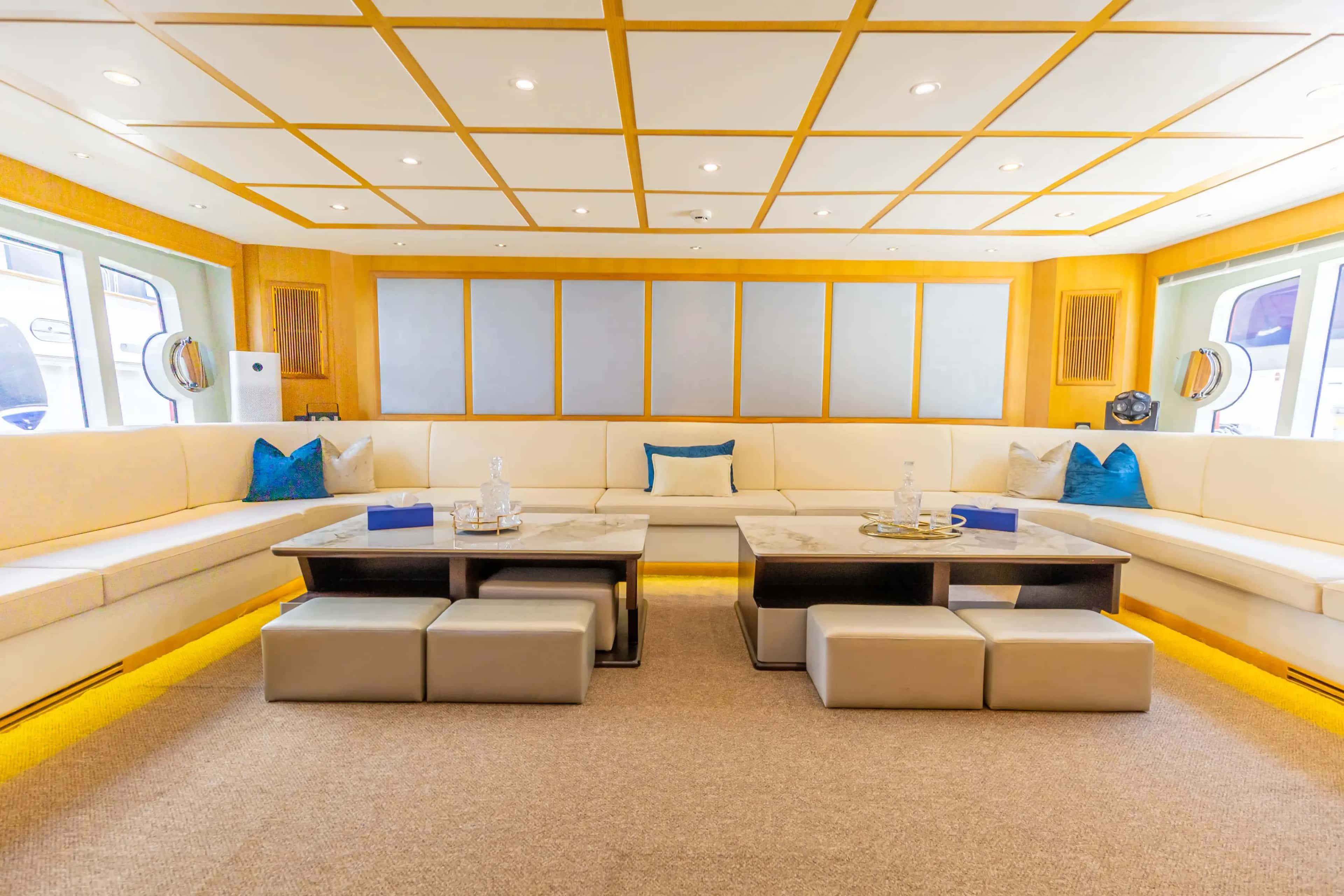 YACHT GALLERY