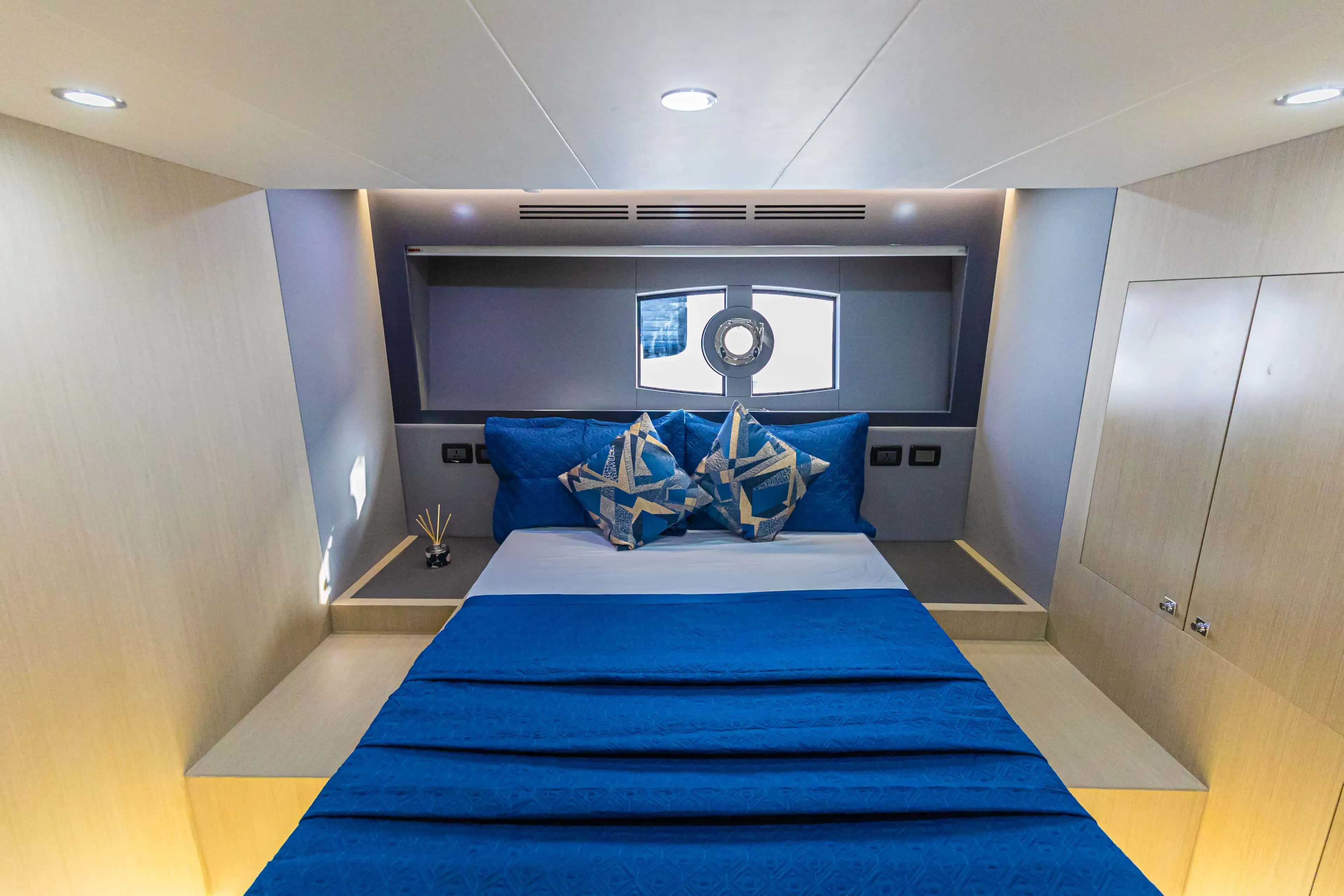 YACHT GALLERY