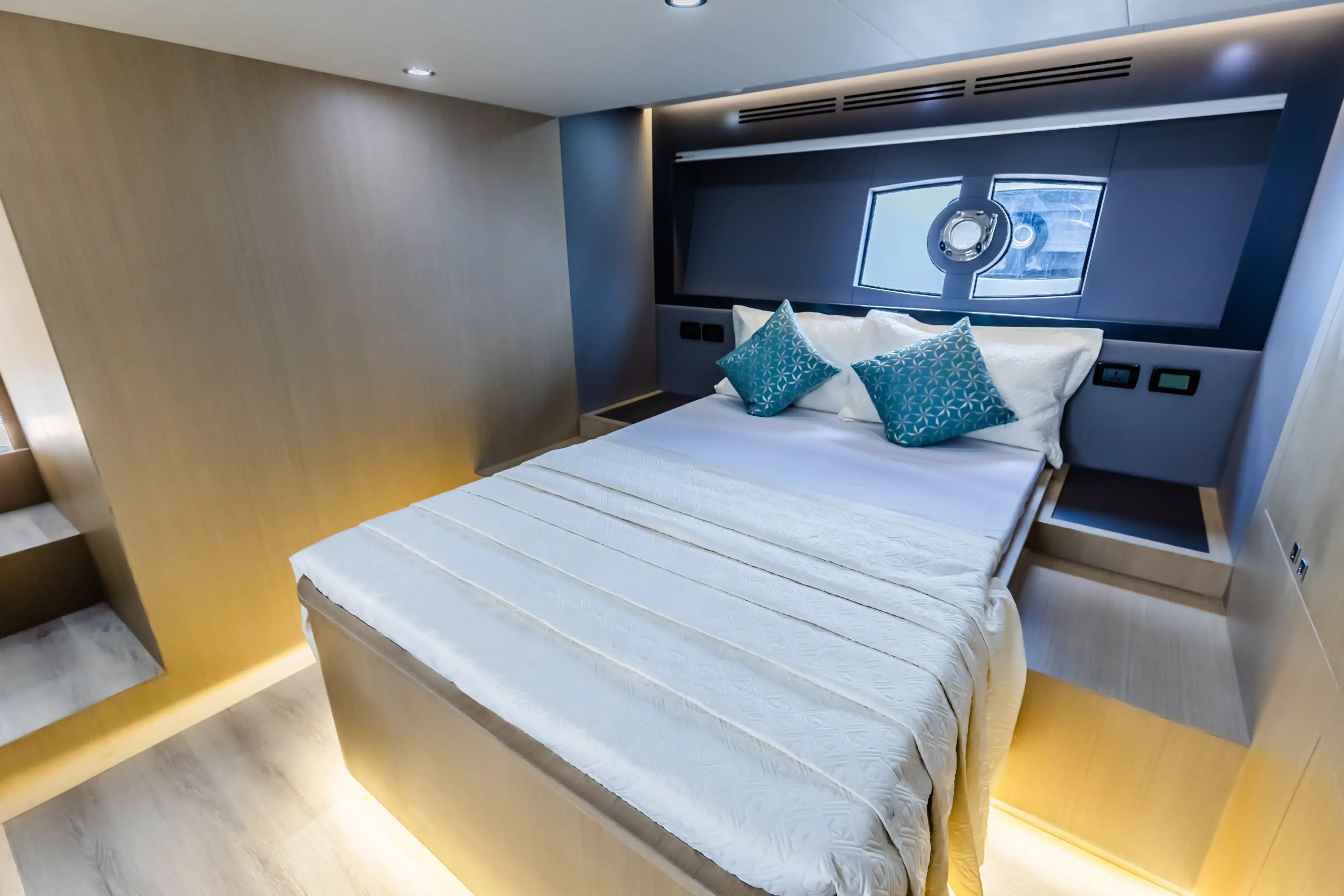 YACHT GALLERY