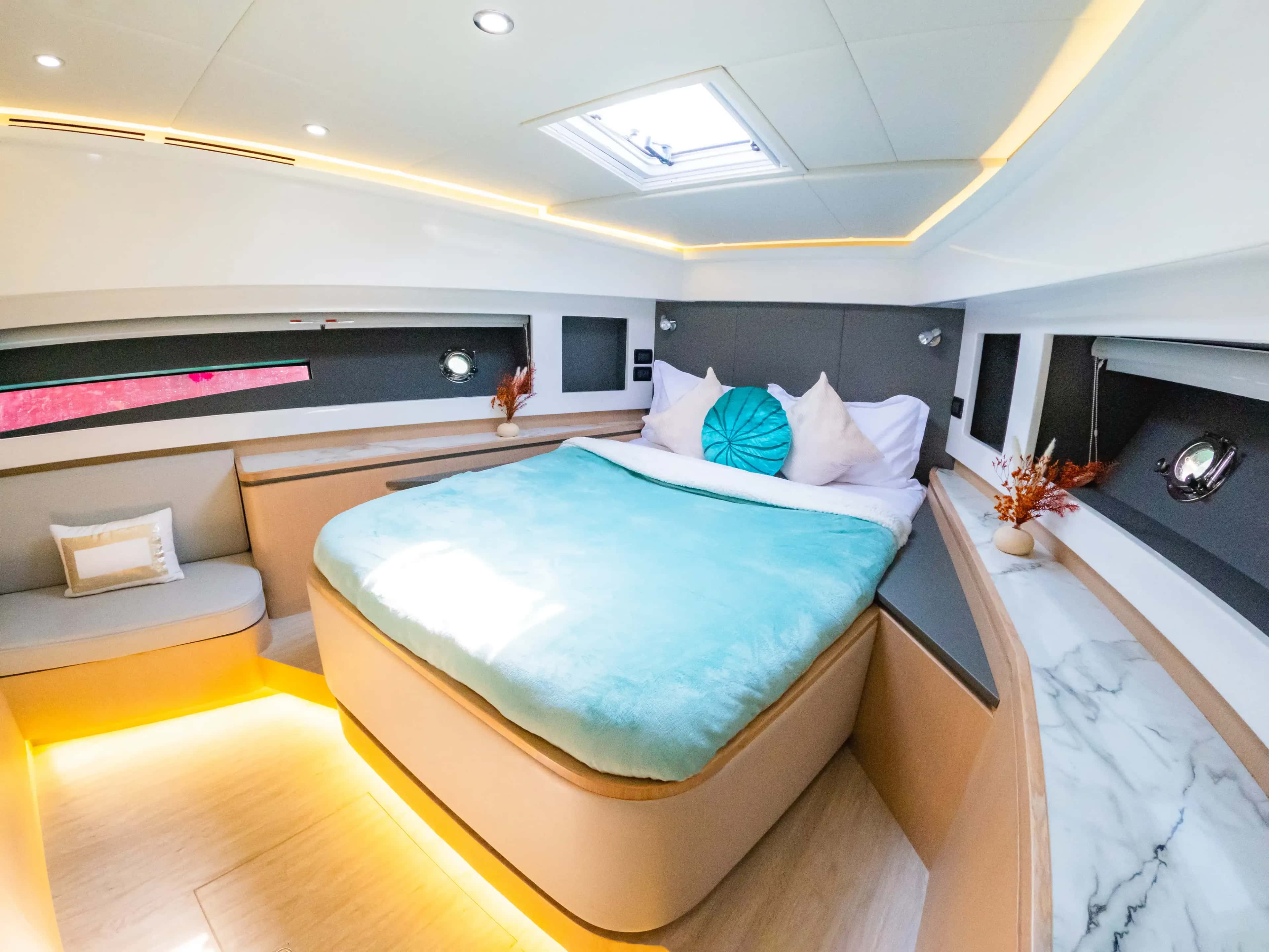 YACHT GALLERY
