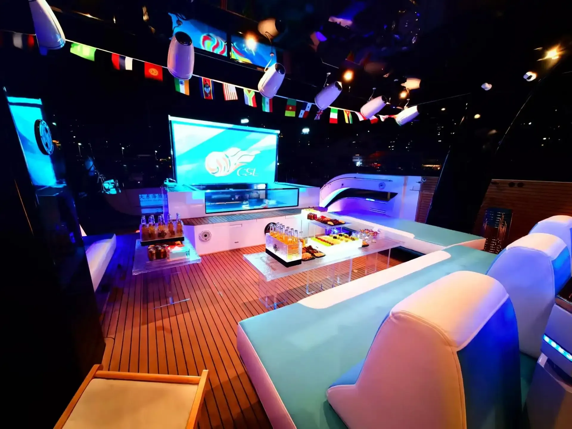 YACHT GALLERY