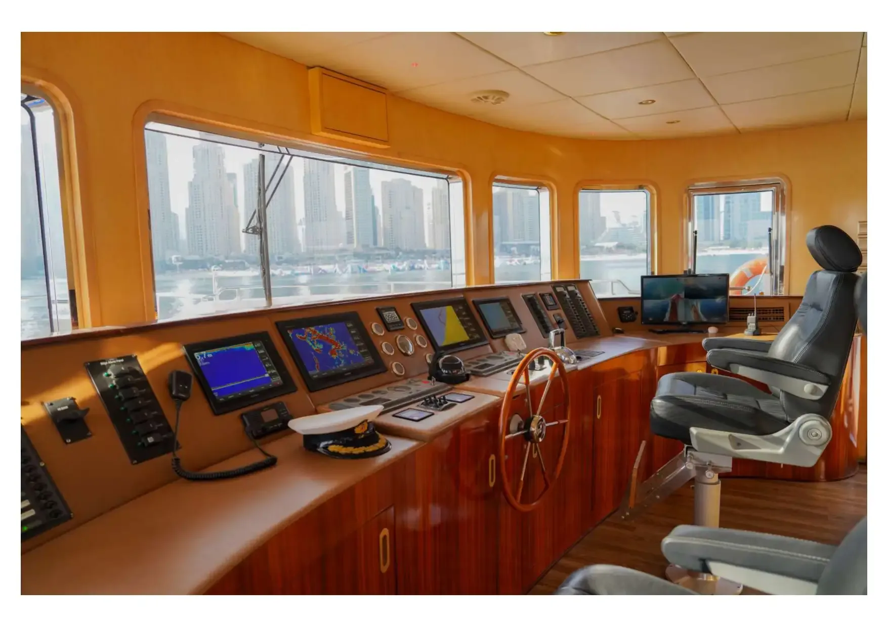 YACHT GALLERY